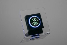  Notre nouveau bouton-poussoir capacitif unique : extrêmement durable, robuste, résistant aux intempéries, rétroéclairé RGB et personnalisable. 