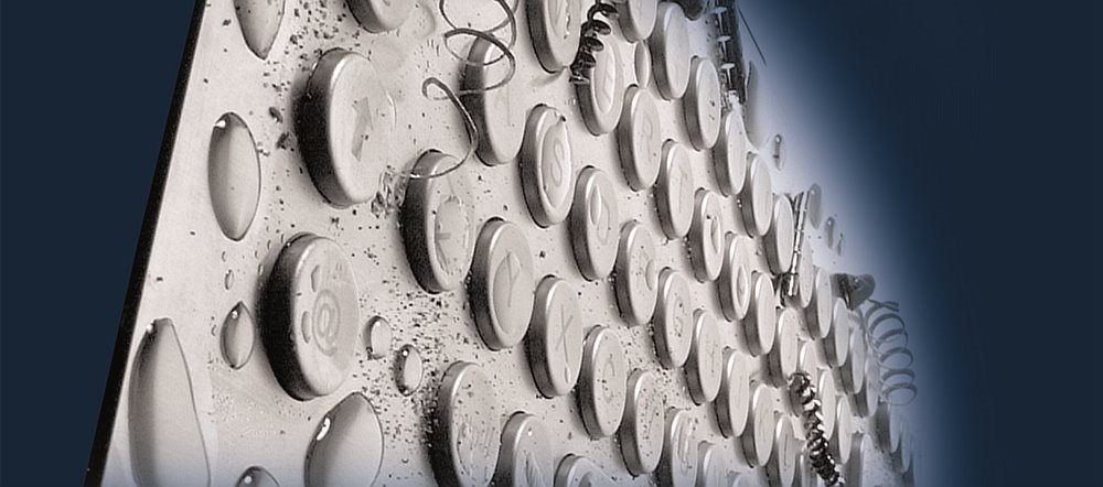  Ampia selezione di tastiere industriali prodotte in Germania in plastica e acciaio inossidabile. Protetto da atti vandalici, acqua e polvere (IP65). 