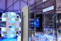  Entdecken Sie unseren neuen Transparent Touch Screen – ein überwältigendes Bedien- und Bilderlebnis! 