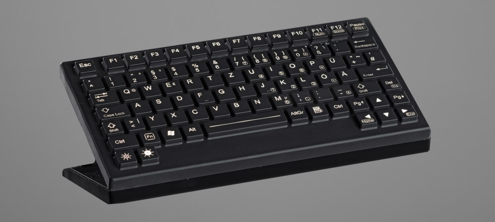  La tastiera compatta in silicone DS85S è estremamente “salvaspazio” (238x127x16mm) e progettata per le applicazioni industriali più difficili (IP68). 