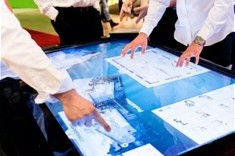  Zytronic-Technologie eignet sich ideal als Bedien-Oberfläche von Touch-Tischen und ermöglicht, Objekterkennung zu realisieren. Erfahren Sie hier mehr. 
