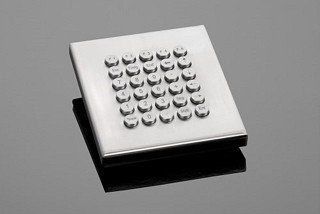  Tastiera 30T-ES liberamente programmabile con 30 tasti in acciaio inox in vari layout (anche individuali), adatta a molte applicazioni. 