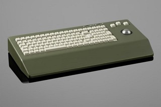  Tastiere in acciaio inox in contenitori da tavolo, per il montaggio a parete, per l'integrazione in cassetti da 19" o tastiere in contenitori personalizzati per applicazioni speciali. 