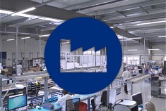  Dopo uno sviluppo di successo, ci occupiamo della produzione in serie e del controllo di qualità della vostra soluzione di input e accompagniamo il progetto fino all'ultimo passo. 